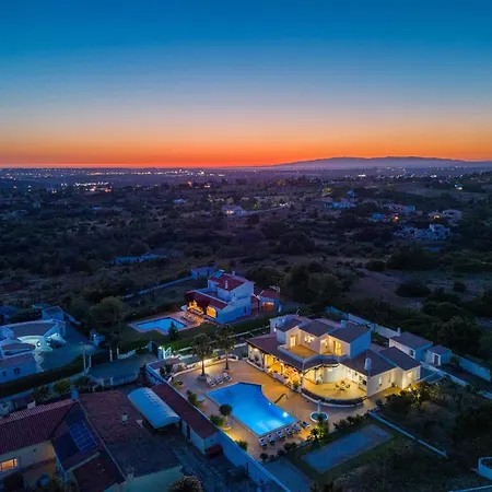 Villa In Algarve Near Stunning Beaches