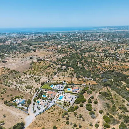 Villa In Algarve Near Stunning Beaches Vila