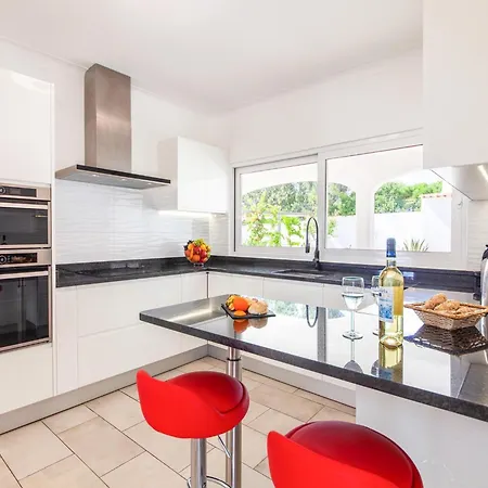 Villa In Algarve Near Stunning Beaches Vila Albufeira