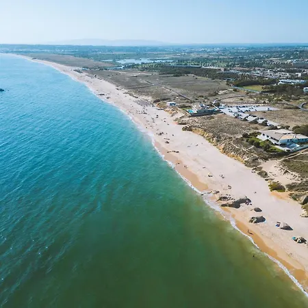 Villa In Algarve Near Stunning Beaches