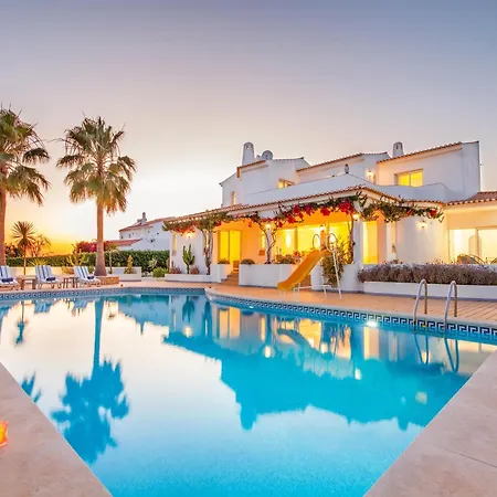 Villa In Algarve Near Stunning Beaches